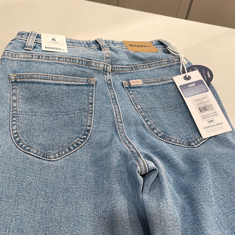 Lee-Riders- crop jeans- size 6